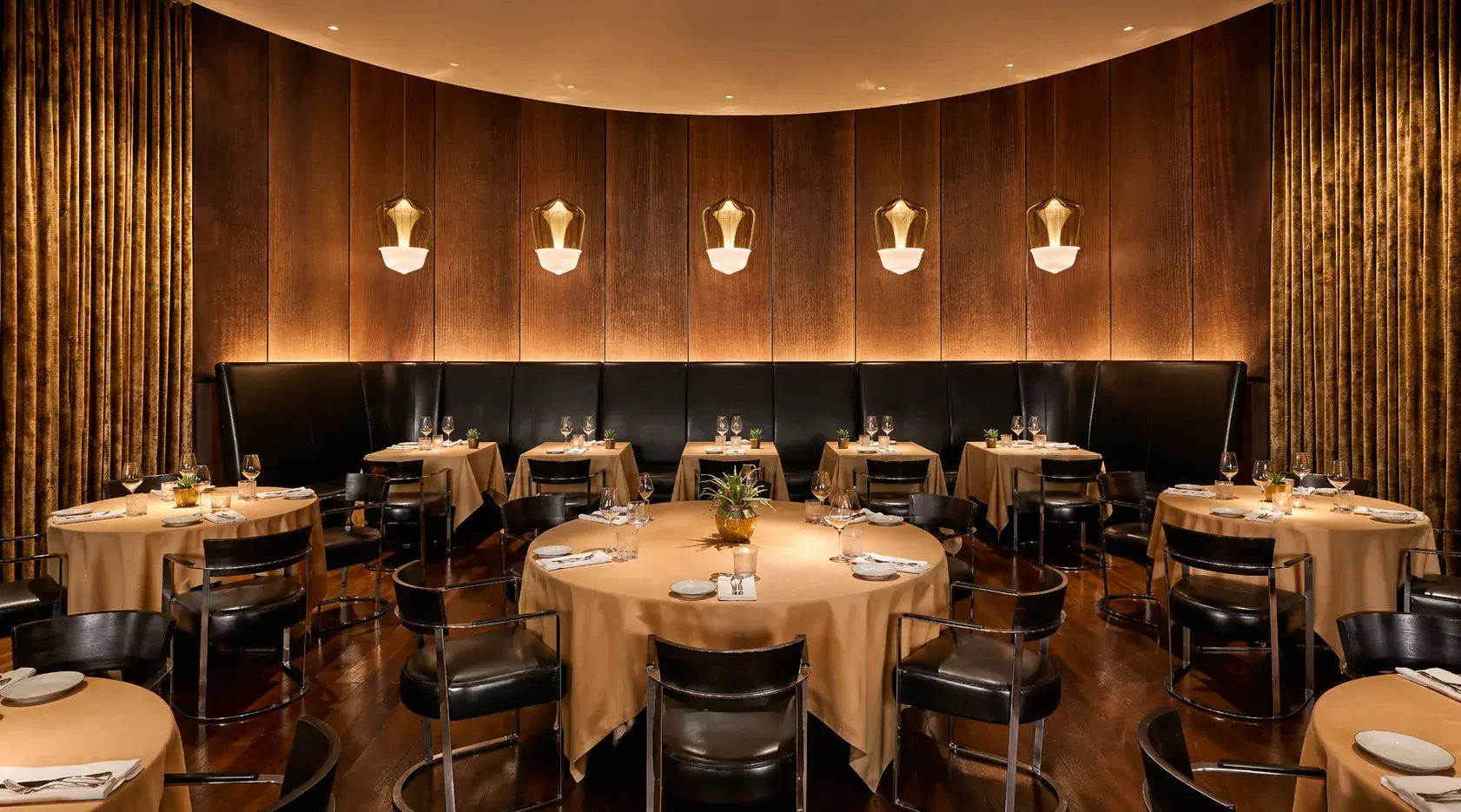 Bvlgari Hotel Milano - Moda CBS installation (photo 2)