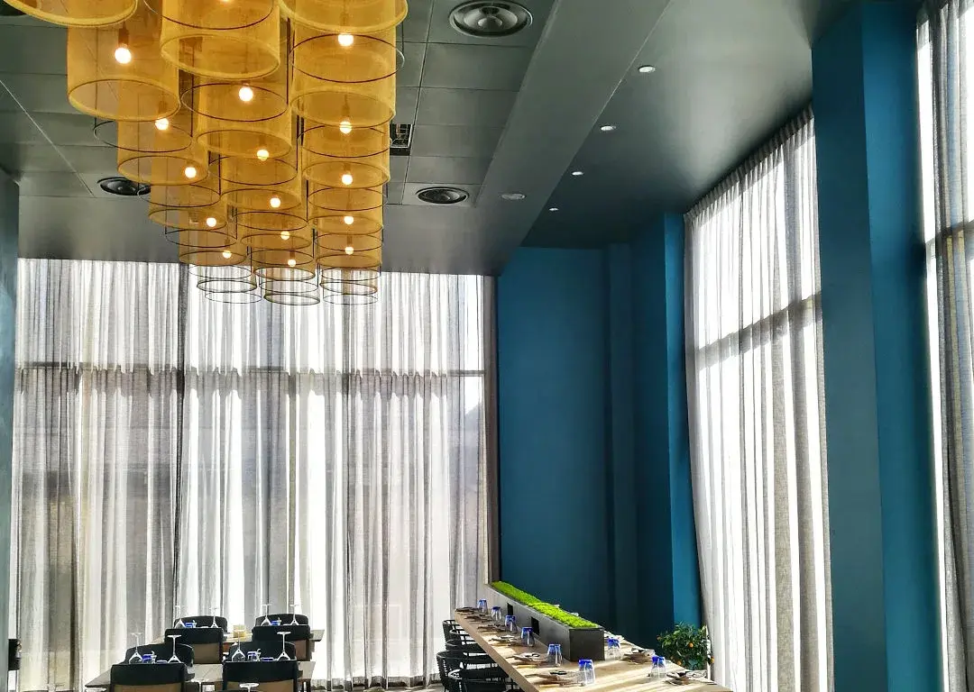Ristorante Maison D’Or - Woven Mesh installation (photo 3)
