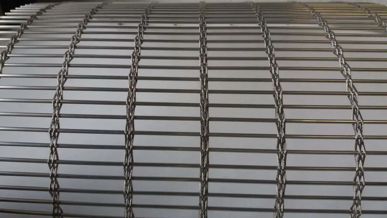 Scala 25 x 4 (MM.414.SS) - Spiral Mesh detail