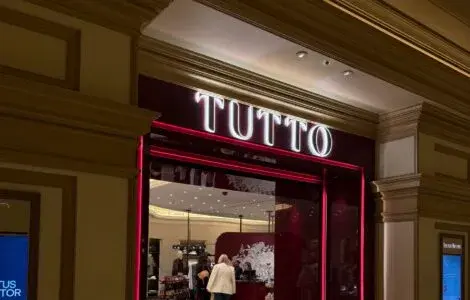 Tutto Bellagio Retail, Studio Munge - Fiume installation (photo 1)